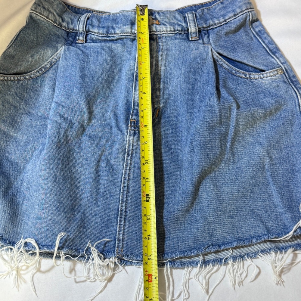 Free People We The Free Denim Mini Skirt Wmns 27 Blue Raw Hem Boho Pleated Indie - Picture 4 of 6